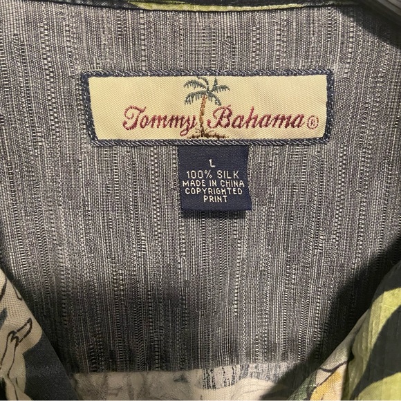 Tommy Bahama Men’s Button Down Shirt Size Large Tropical Silk Beach Vacation - Picture 2 of 10